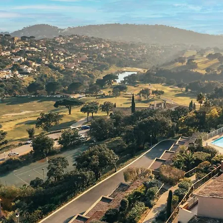 Bel Appartement, Terrasse, Piscine, Vue Sur Golf Sainte-Maxime