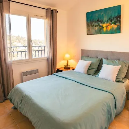 Bel Appartement, Terrasse, Piscine, Vue Sur Golf Apartment *
